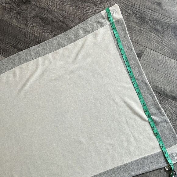 Skull cashmere baby blanket 100% pure cashmere ivory gray new with tag - Picture 7 of 9